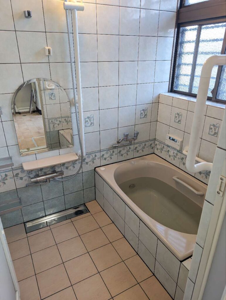 冷えを抑えたやさしい浴室・脱衣場へ|豊田市