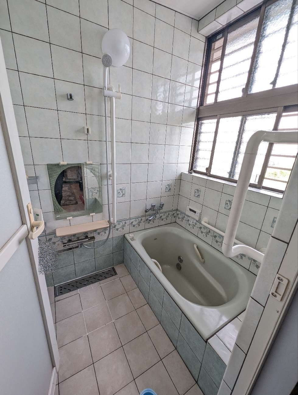 冷えを抑えたやさしい浴室・脱衣場へ|豊田市