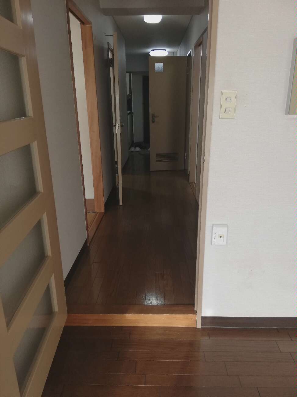 廊下（Before）
