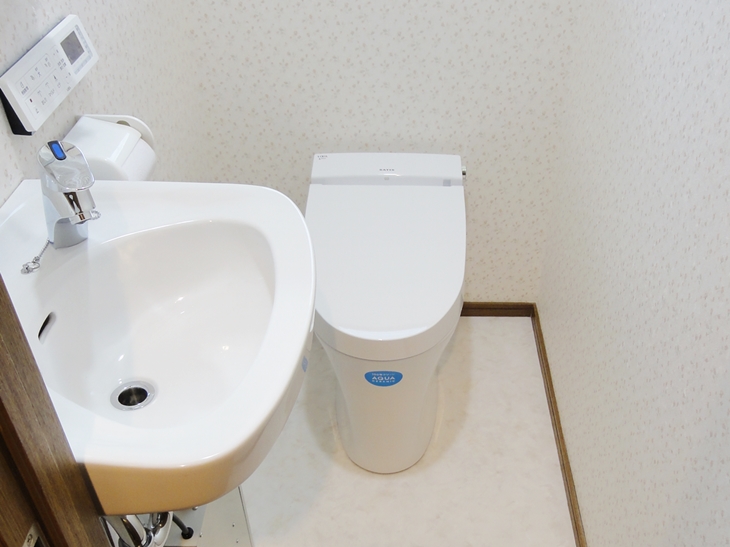 トイレの手洗いもあたたかいお湯を使いたい！そんなご要望にお応えしました！ 豊田市・安城市のリフォーム専門店｜オケゲン