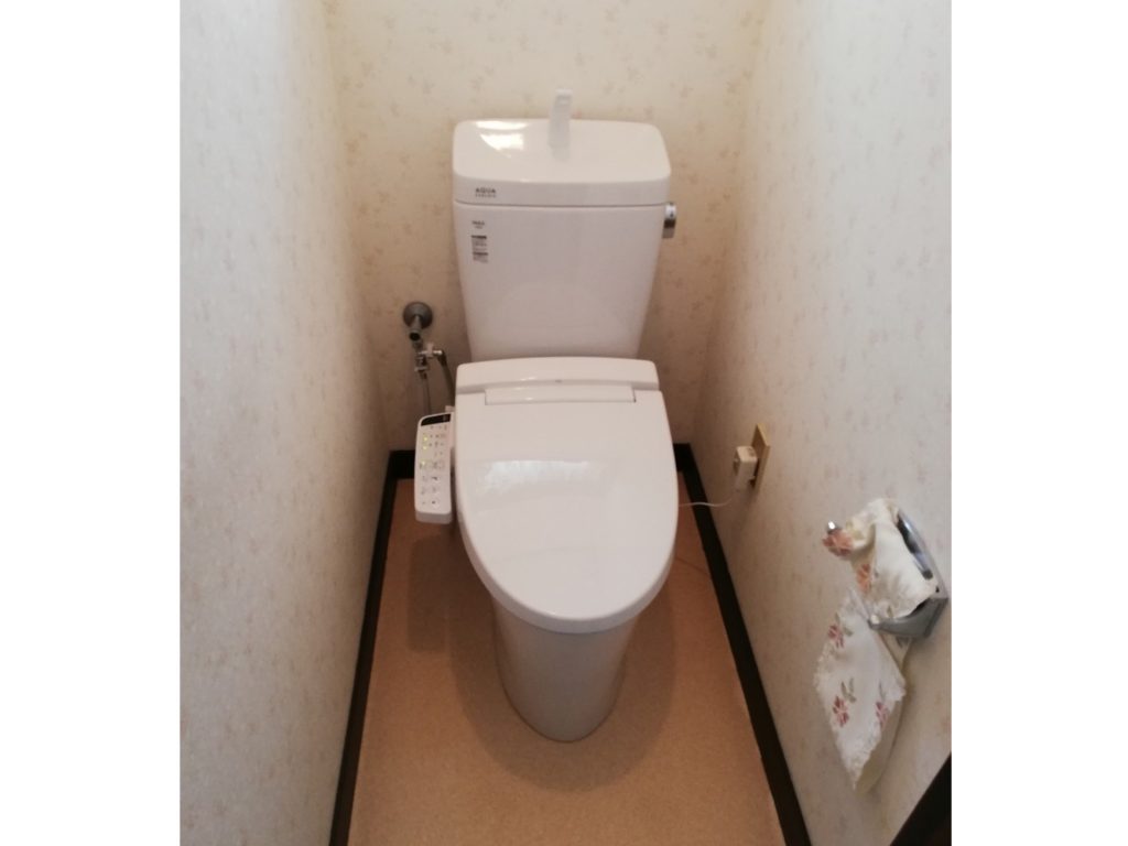 配管からの水漏れ修理 トイレの取替えも行いました 豊田市・安城市のリフォーム専門店｜オケゲン